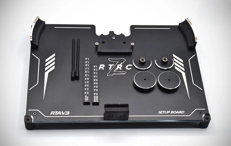 Placa de Configuración RTRC 1:28 para Chasis RTA V3 / V3.1: Mejora tu Rendimiento en Carreras