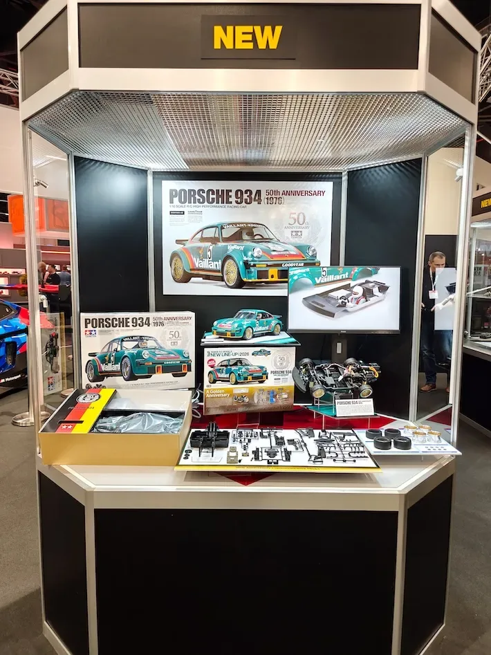 Tamiya: Porsche 934 50th Anniversary (1976) – Video